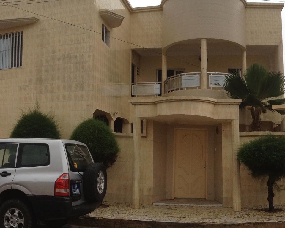 Ker Jahkarlo Hotel Yof Exterior photo